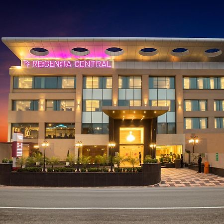 Regenta Central Cassia Zirakpur Chandigarh Bagian luar foto