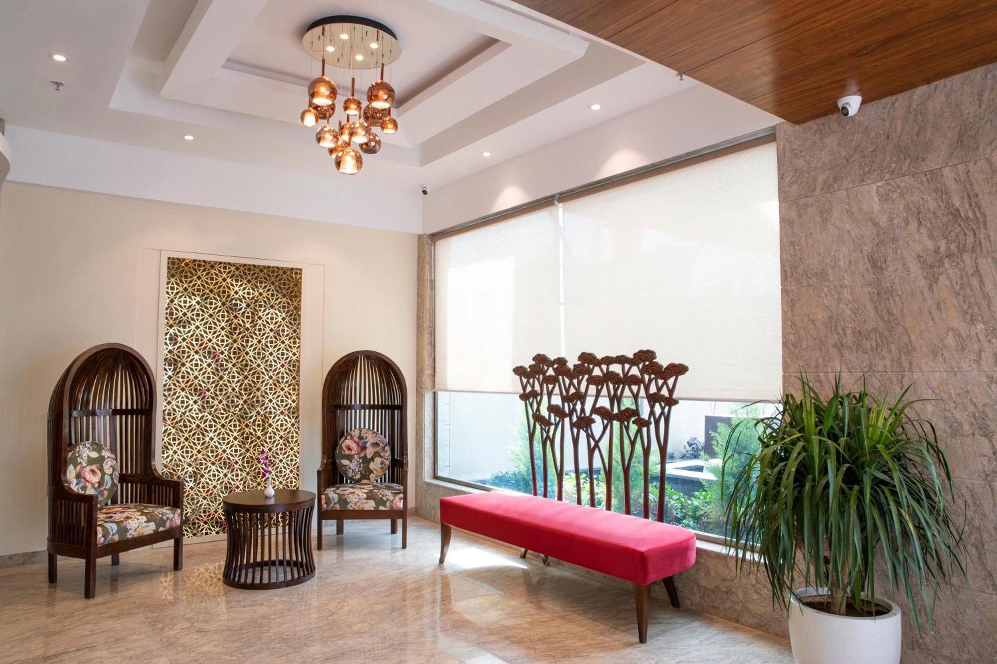 Regenta Central Cassia Zirakpur Chandigarh Bagian luar foto